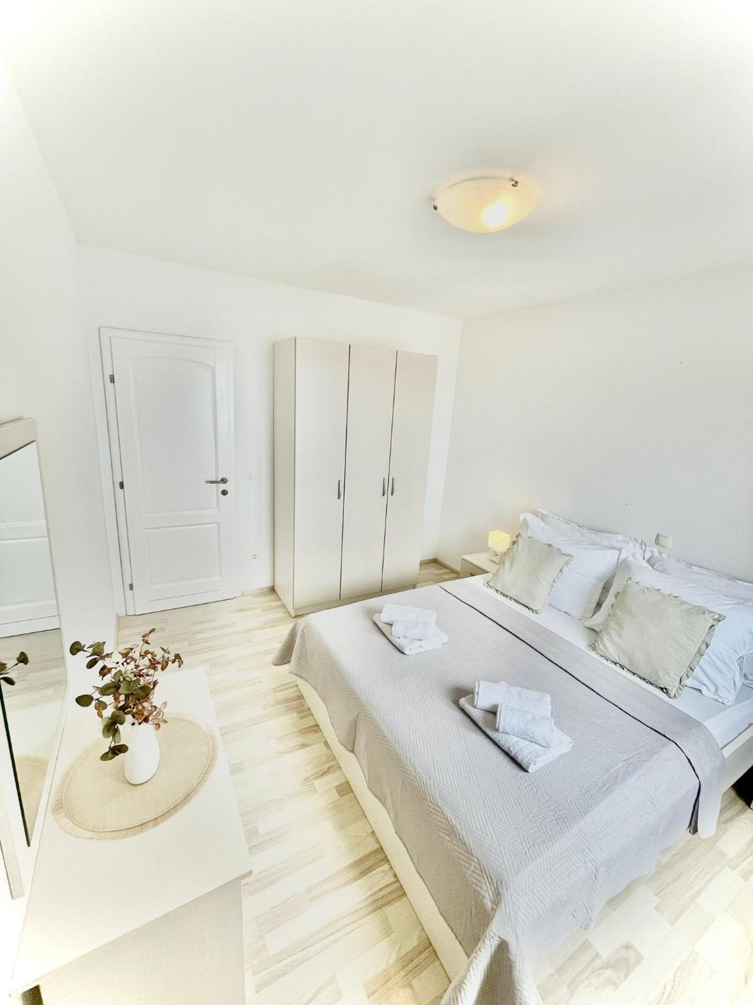 Apartments Katara Brela Exterior photo